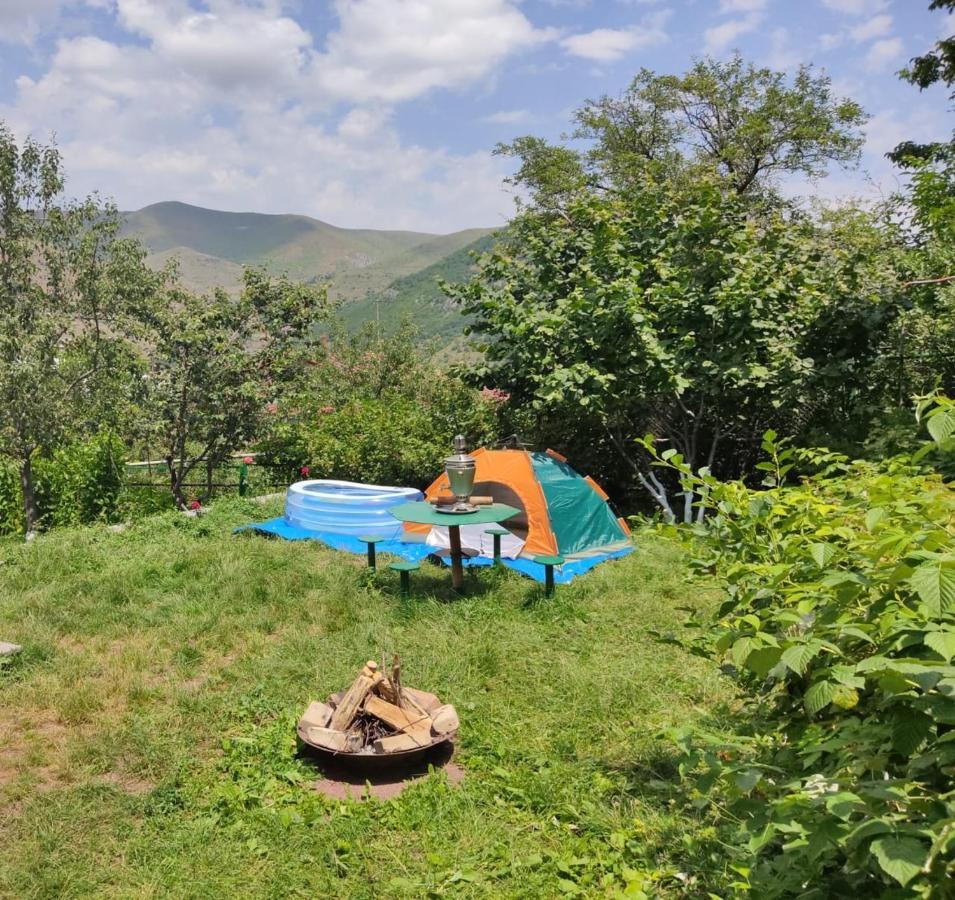 Hayi Tun Guest House Goris Extérieur photo