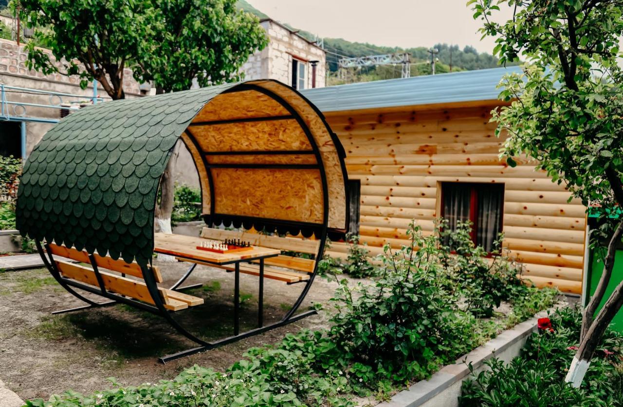 Hayi Tun Guest House Goris Extérieur photo