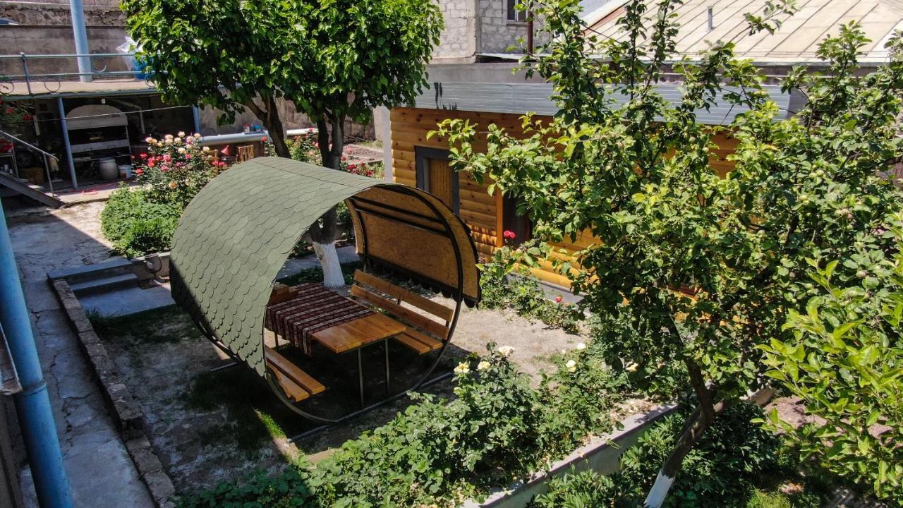 Hayi Tun Guest House Goris Extérieur photo