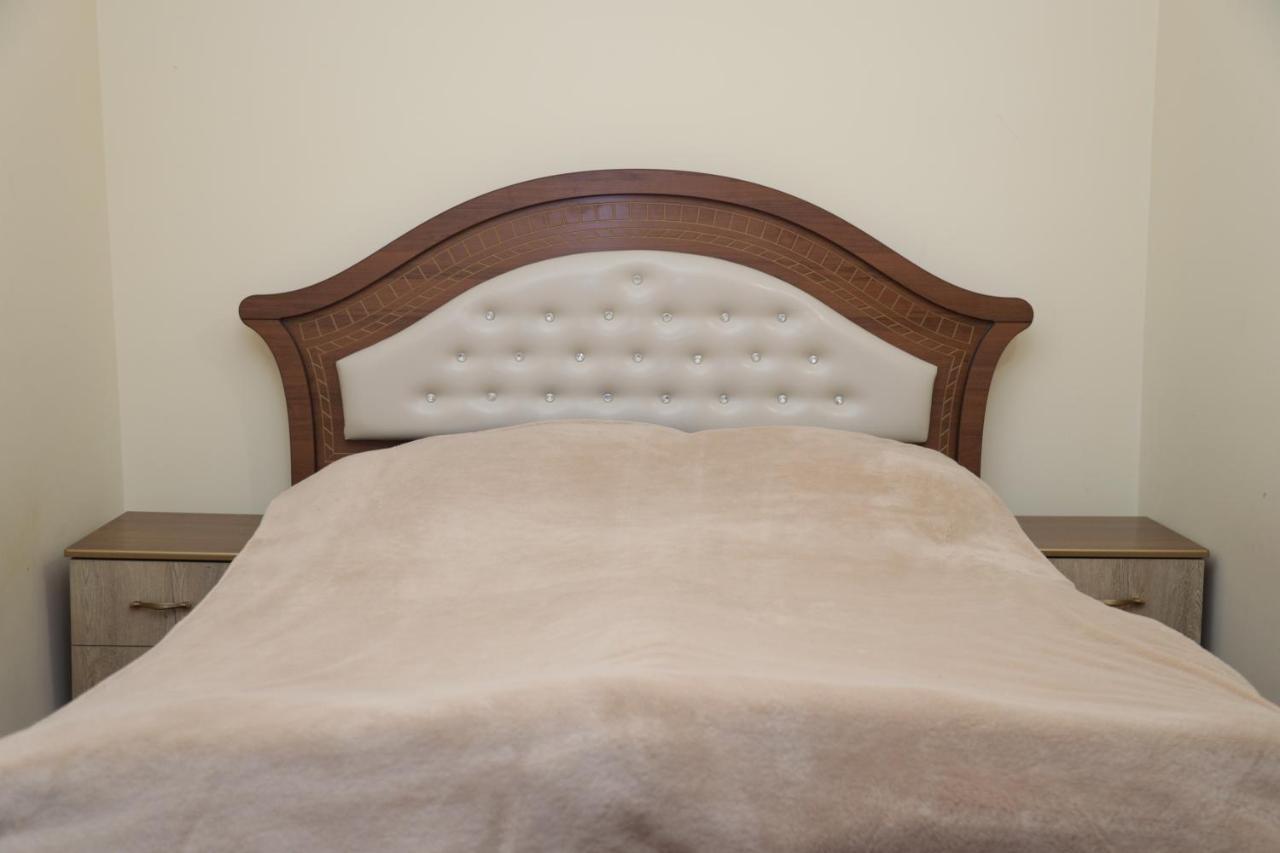 Hayi Tun Guest House Goris Extérieur photo