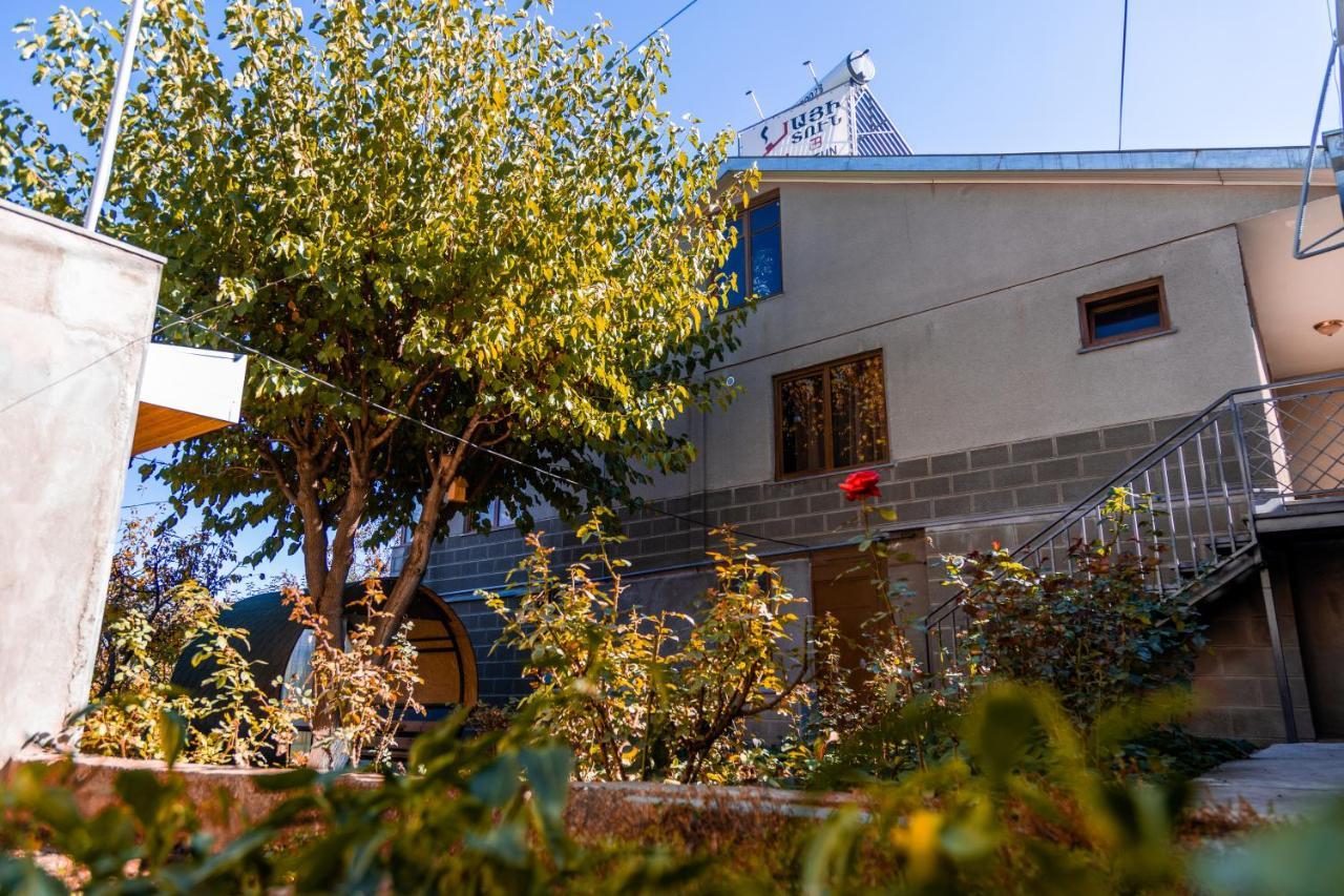 Hayi Tun Guest House Goris Extérieur photo