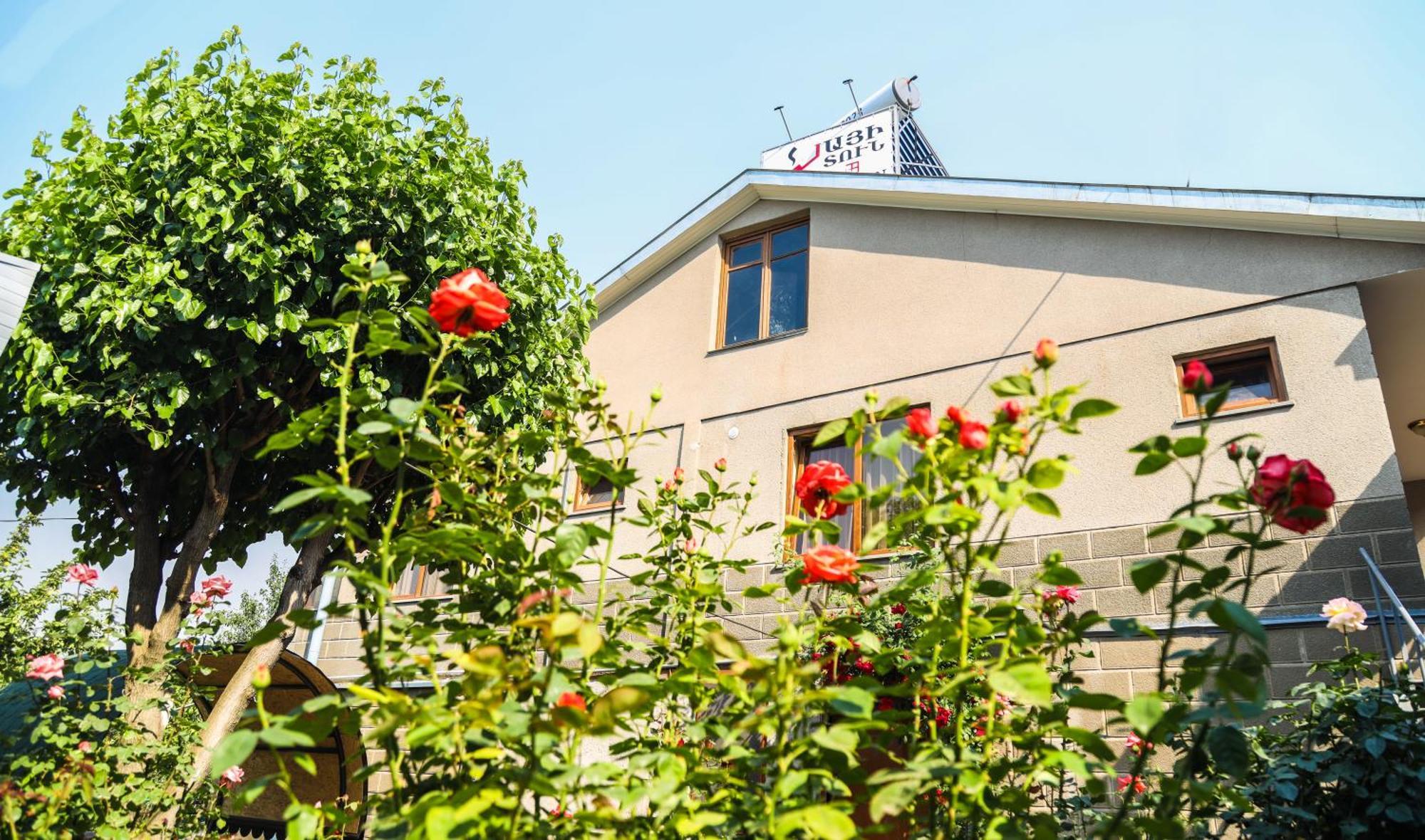Hayi Tun Guest House Goris Extérieur photo