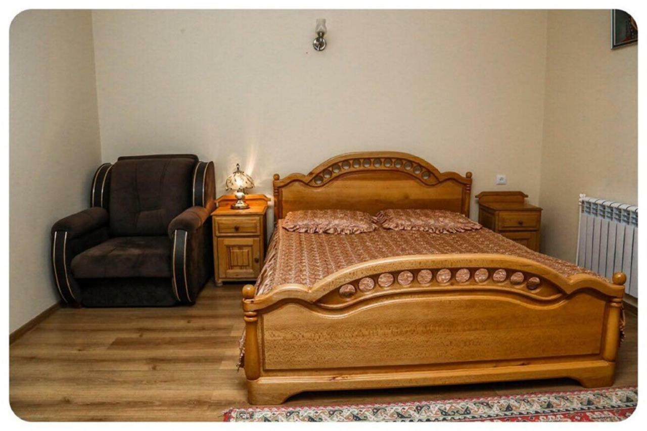 Hayi Tun Guest House Goris Extérieur photo