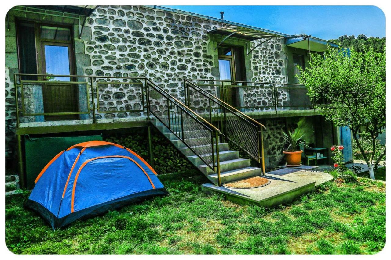 Hayi Tun Guest House Goris Extérieur photo