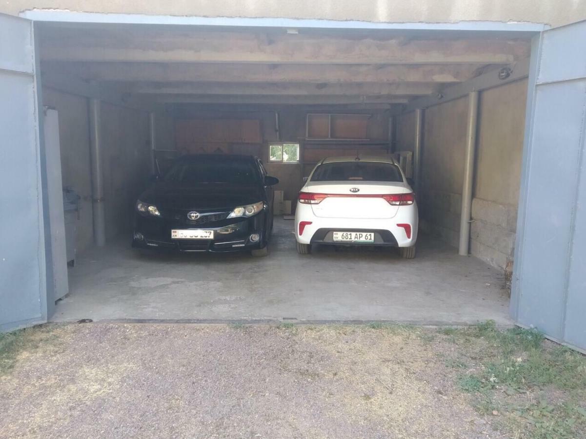 Hayi Tun Guest House Goris Extérieur photo